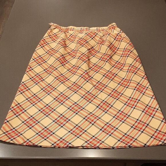 Vintage Plaid Beige and Red Women's Skirt by Sag Harbor - Picture 1 of 9